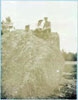 Групповое фото на большом камне