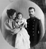 Николай II и Ал. Фёдоровна со своим первенцем дочерью Ольгой. Фото 1896 г.